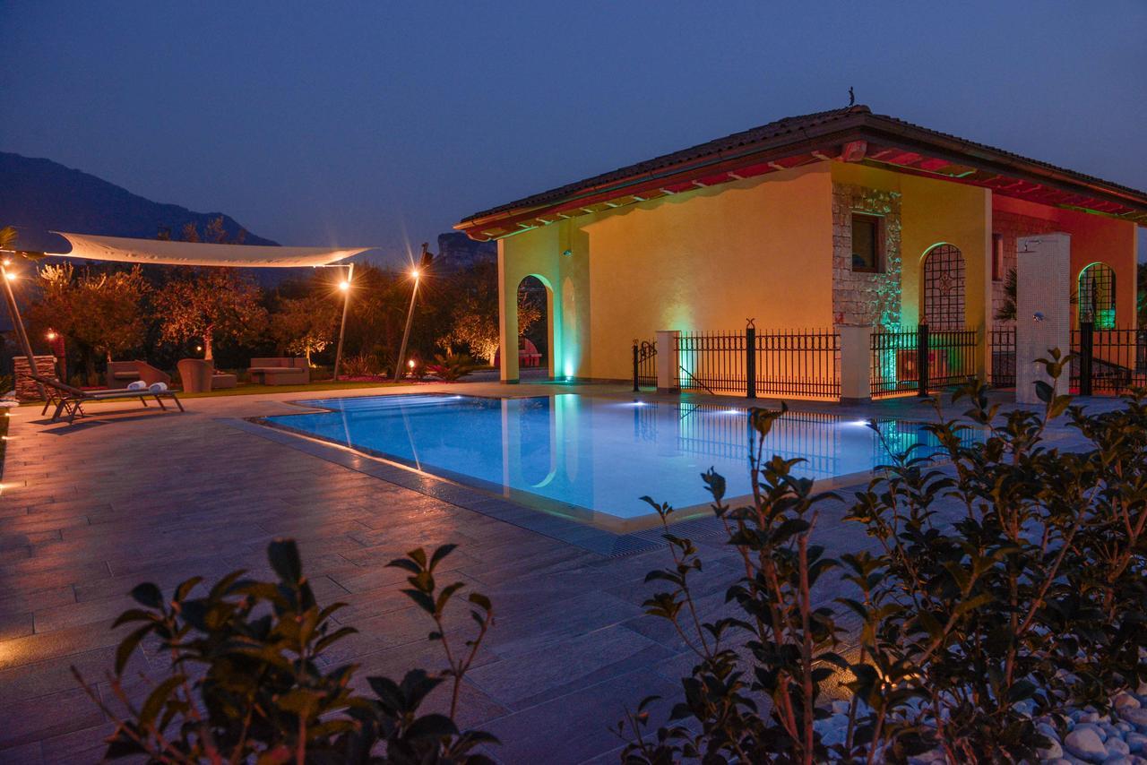 Villa Luxury House & Spa Riva del Garda Ngoại thất bức ảnh